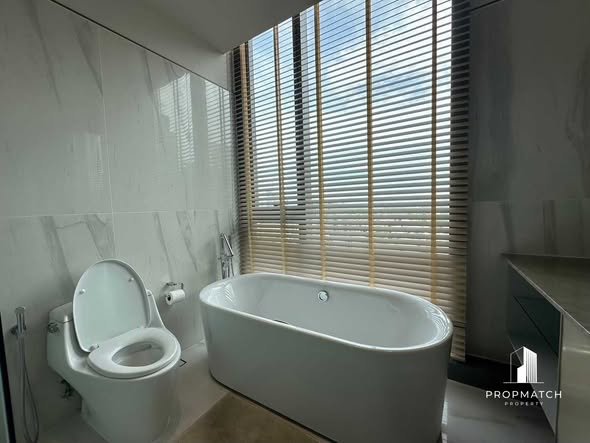 bathroom of KRAAM Sukhumvit 26 (คราม สุขุมวิท 26)