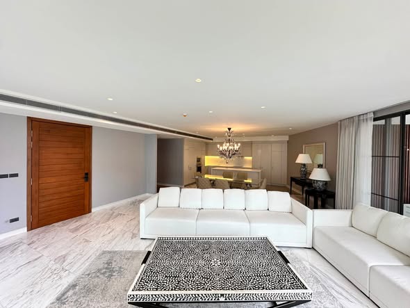 living room and room interior of La Citta Delre Thonglor 16