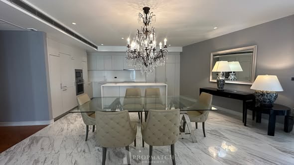 room interior of La Citta Delre Thonglor 16