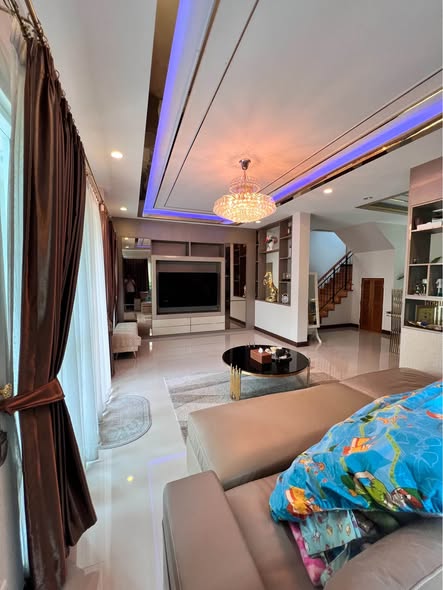 bedroom and living room of Laddarom Elegance Wongwan-Sathorn