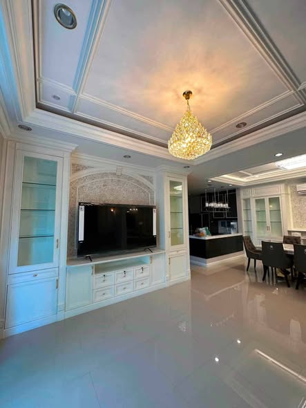 Laddarom Ratchaphruek-Pinklao (Q.House)