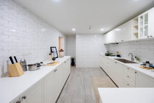 kitchen of Las Colinas
