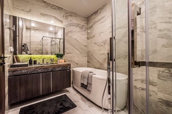 bathroom of LAVIQ Sukhumvit 57