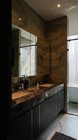 bathroom of LAVIQ Sukhumvit 57