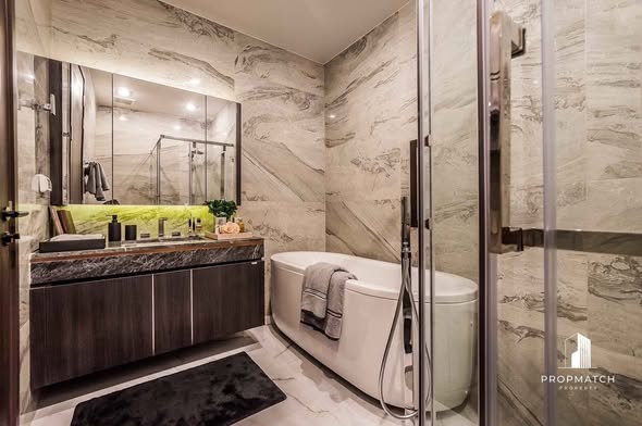 bathroom of LAVIQ Sukhumvit 57