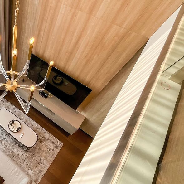 living room and bathroom of LAVIQ Sukhumvit 57