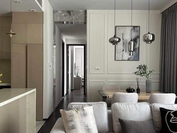 living room and kitchen of LAVIQ Sukhumvit 57