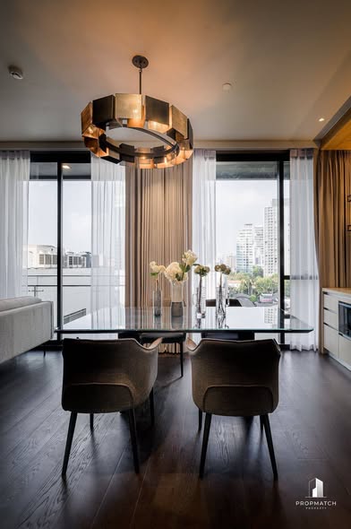 living room and room interior of LAVIQ Sukhumvit 57