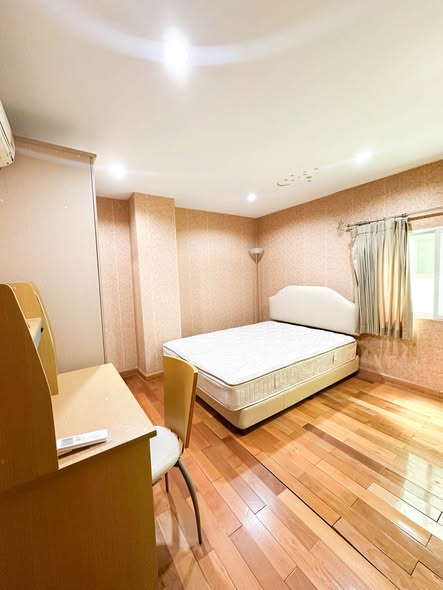 bedroom of Le Celeste Condominium เลอเซเเลส คอนโดมิเนียม