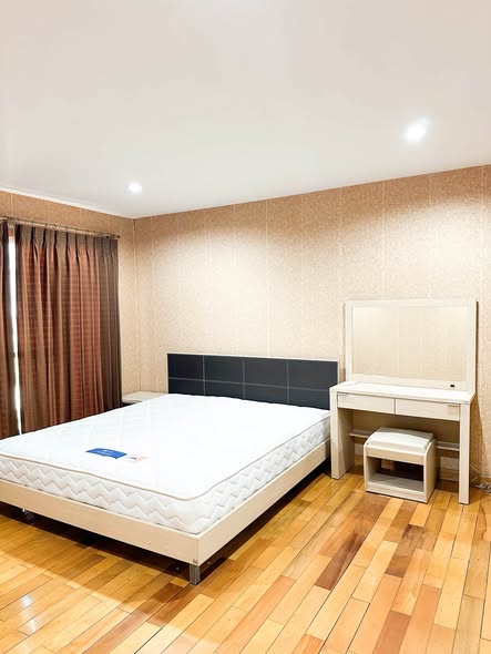 bedroom of Le Celeste Condominium เลอเซเเลส คอนโดมิเนียม