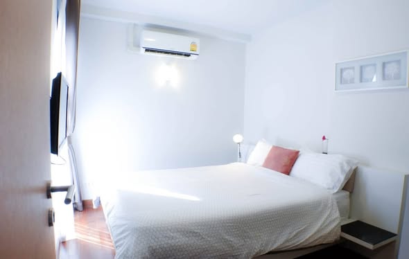 bedroom of Le Cote Thong Lo 8
