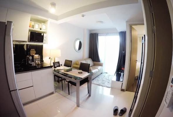 bedroom of Le Cote Thong Lo 8