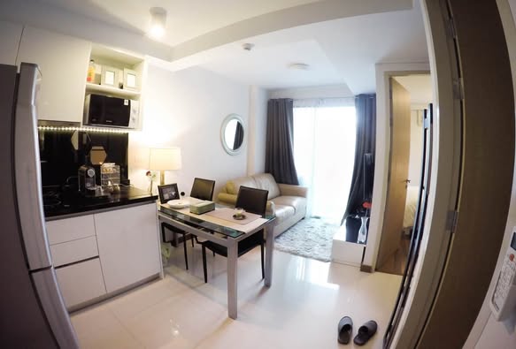 bedroom of Le Cote Thong Lo 8