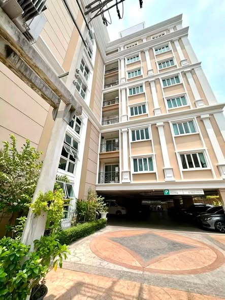 LE NICE CONDO
