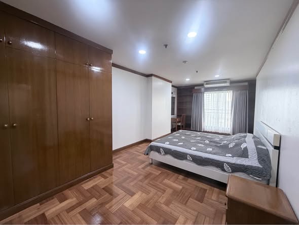 bedroom and room interior of Liberty Park 2