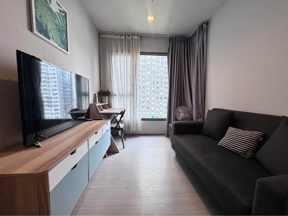 bedroom and living room of Life Asoke – Rama 9