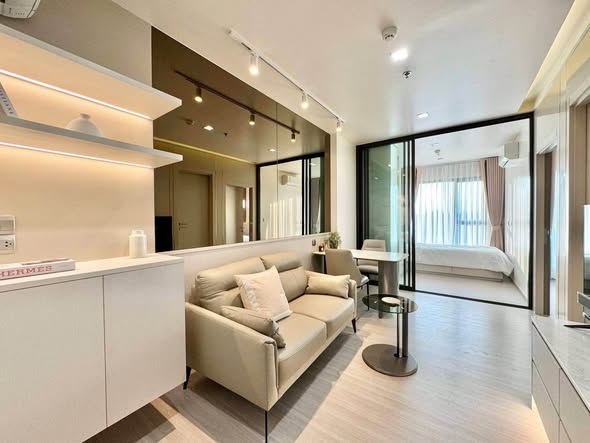 bedroom and living room of Life Asoke – Rama 9