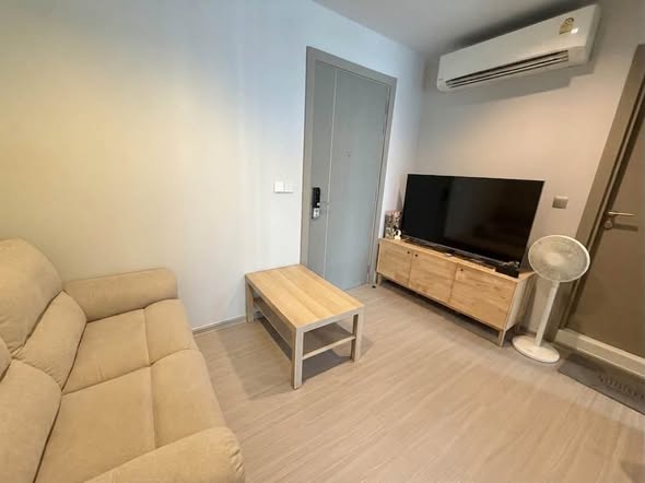 bedroom and living room of Life Asoke – Rama 9