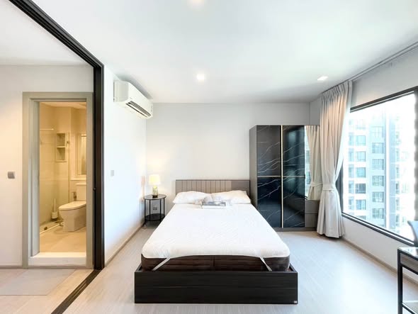 bedroom and room interior of Life Asoke – Rama 9