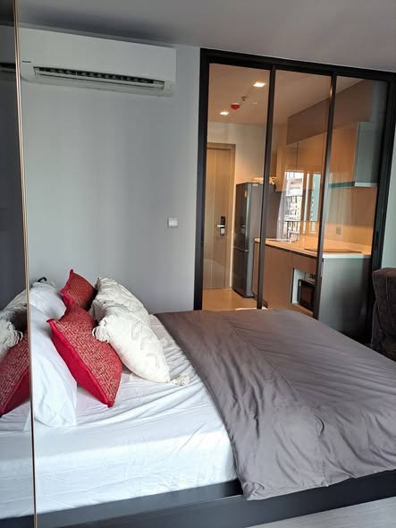bedroom and room interior of Life Asoke – Rama 9