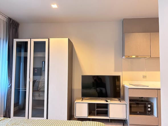 bedroom and room interior of Life Asoke – Rama 9