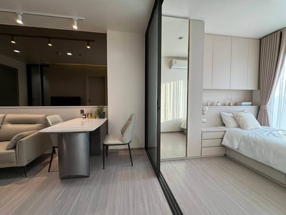 bedroom and room interior of Life Asoke – Rama 9