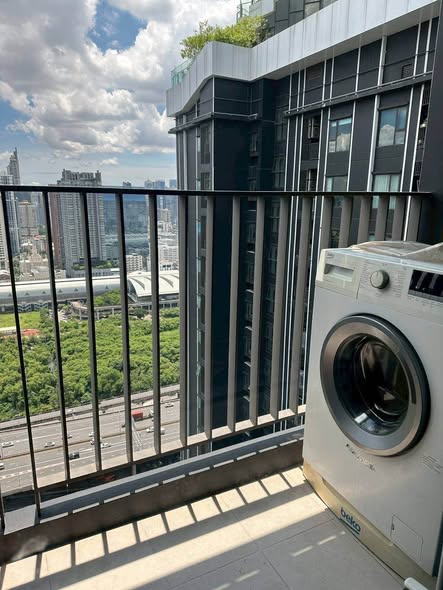 Life Asoke – Rama 9