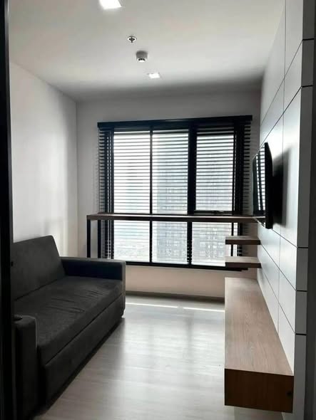 living room of Life Asoke – Rama 9