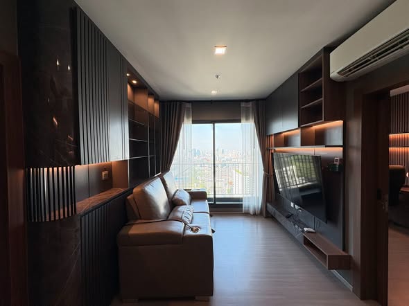 living room of Life Asoke – Rama 9