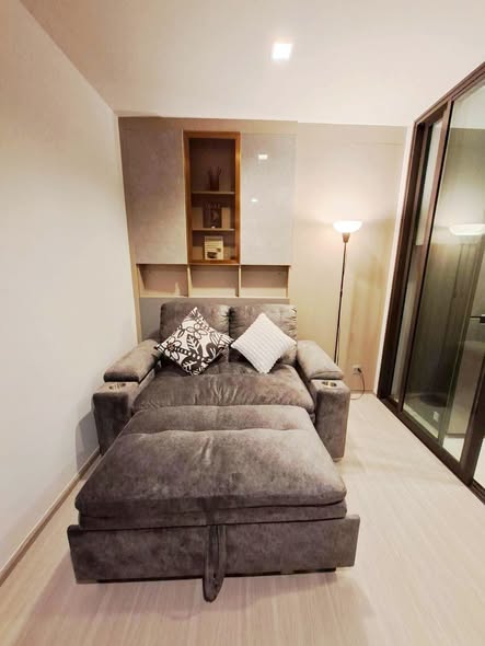 living room and bedroom of Life Asoke – Rama 9