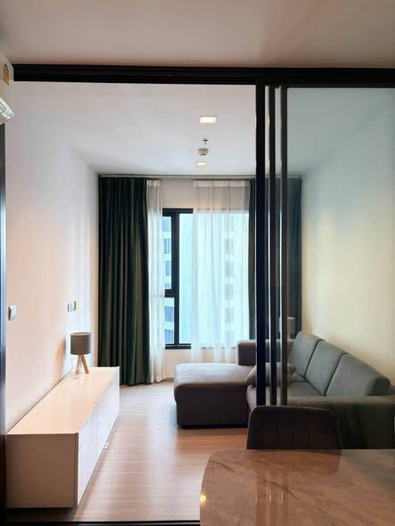 living room and room interior of Life Asoke – Rama 9