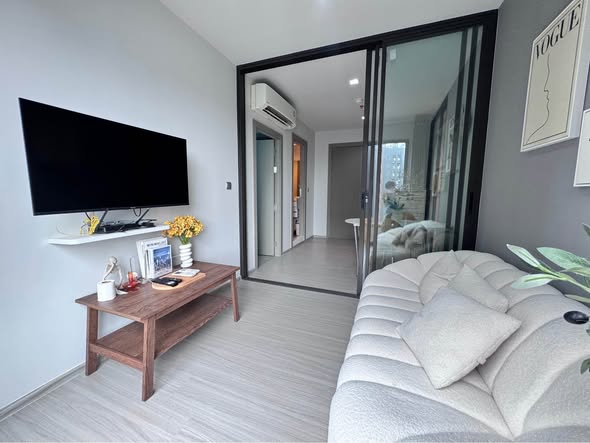 living room and room interior of Life Asoke – Rama 9