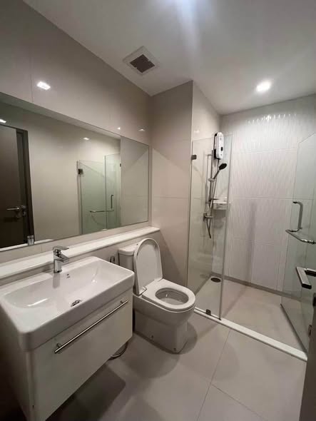 bathroom of Life Asoke Hype