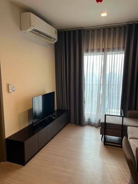 bedroom of Life Asoke Hype