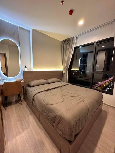 bedroom of Life Asoke Hype