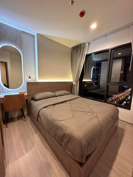 bedroom of Life Asoke Hype