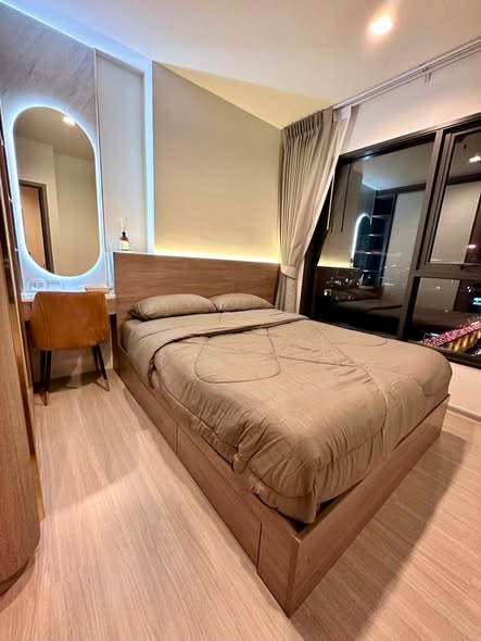 bedroom of Life Asoke Hype