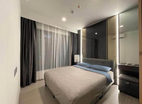 bedroom of Life Asoke Hype