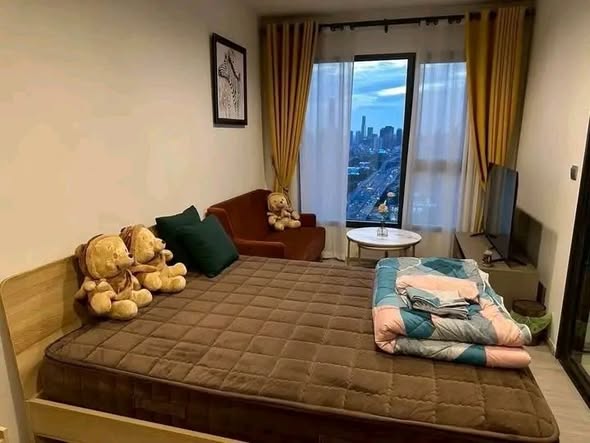bedroom of Life Asoke Hype
