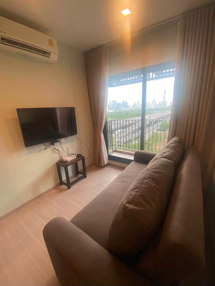 bedroom of Life Asoke Hype