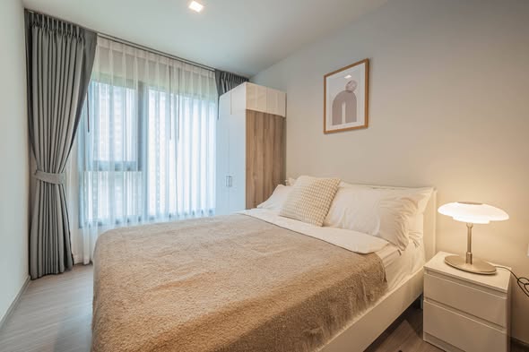 bedroom of Life Asoke Hype