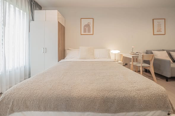 bedroom of Life Asoke Hype