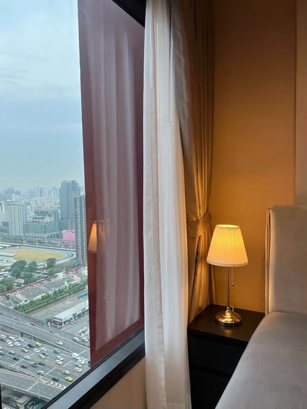 bedroom of Life Asoke Hype
