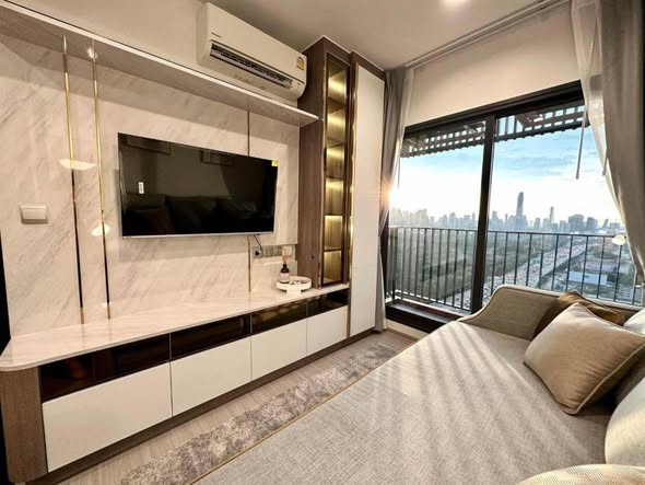 bedroom of Life Asoke Hype