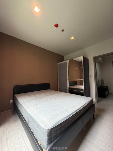 bedroom of Life Asoke Hype