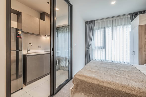 bedroom of Life Asoke Hype