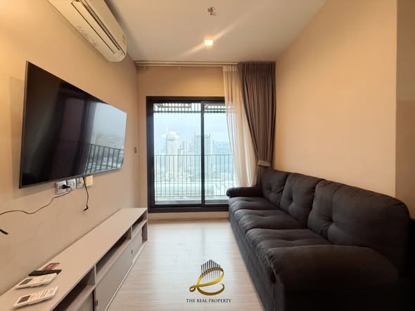 bedroom and living room of Life Asoke Hype