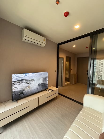 bedroom and living room of Life Asoke Hype