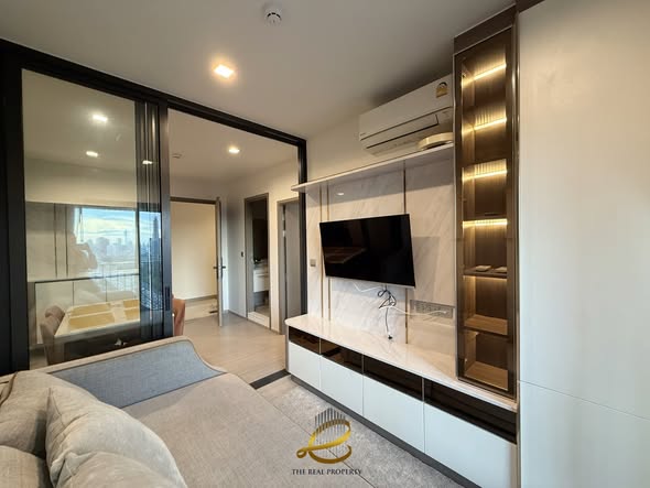 bedroom and living room and room interior of Life Asoke Hype