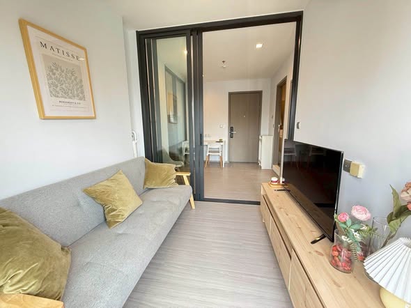 bedroom and living room and room interior of Life Asoke Hype